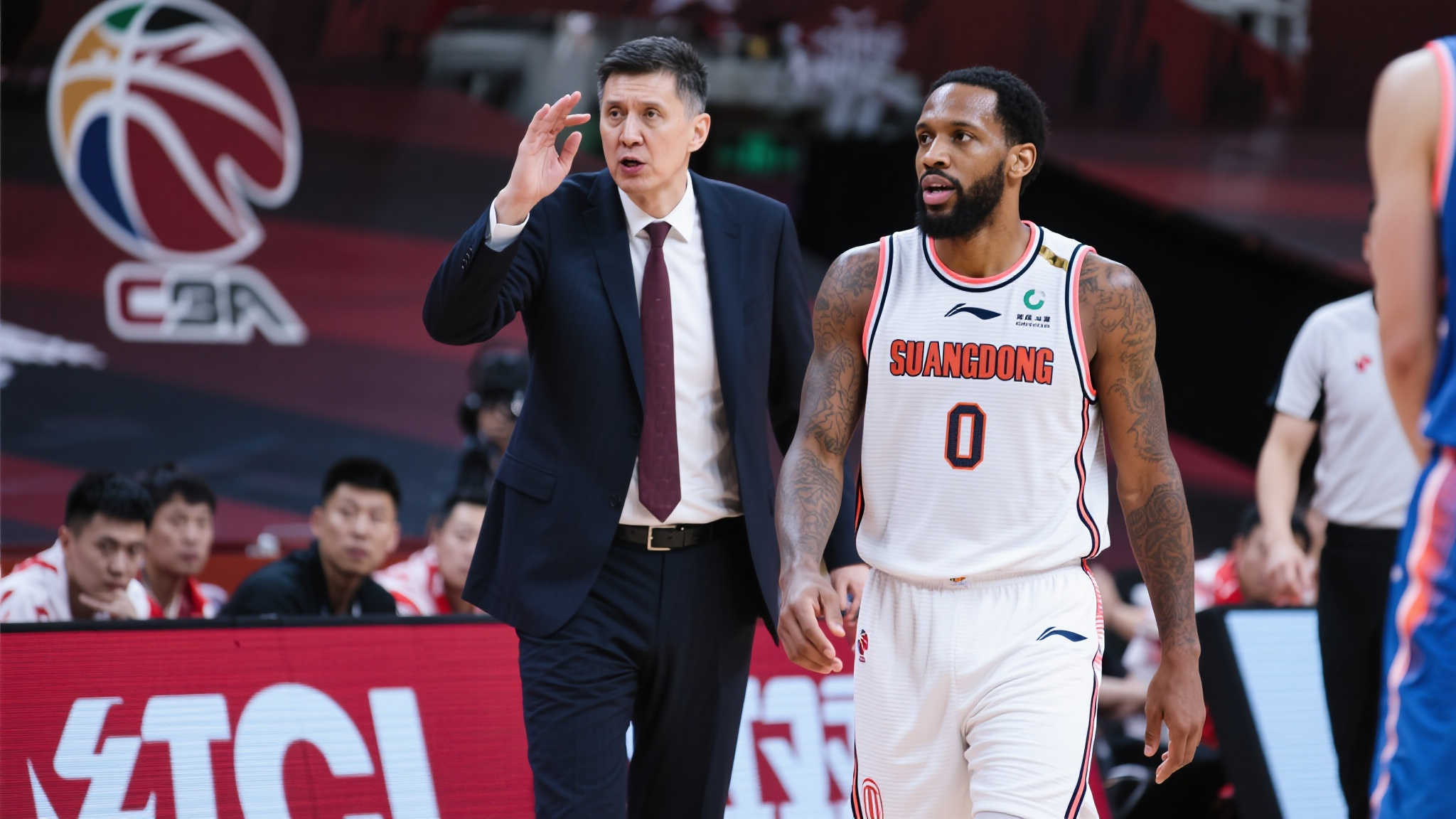 总决赛未完即遭解约,0分外援与主帅冲突,双双离队 总决赛未完即遭解约,0分外援与主帅冲突,双双离队